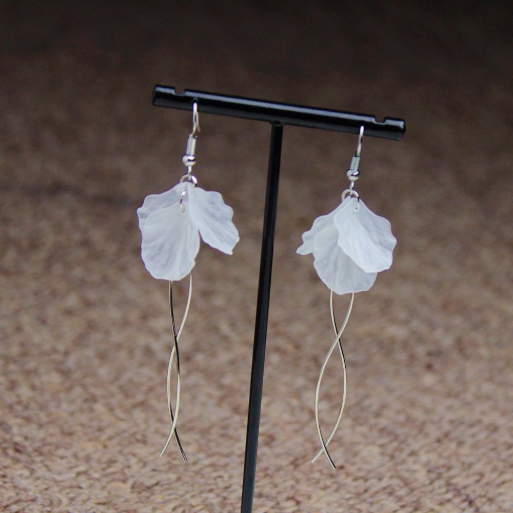 Boho White Flower With Long silver Tassel  Earring - Picture 9 of 13